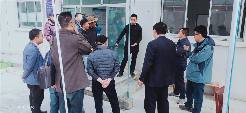 西南督查組在自治區(qū)、日喀則市、吉隆縣、吉隆鎮(zhèn)有關(guān)領(lǐng)導(dǎo)的陪同下對吉隆鎮(zhèn)污水處理廠檢查工作